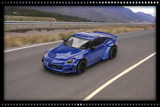 Nissan Z PANDEM SEIRAN BLAUW 2024 (LHD) MINI GT 1:64