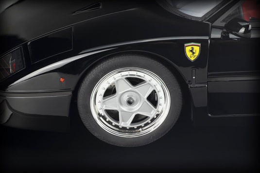 Ferrari F40 LM 1987 (LIMITED EDITION 3 pieces) HC MODELS 1:8