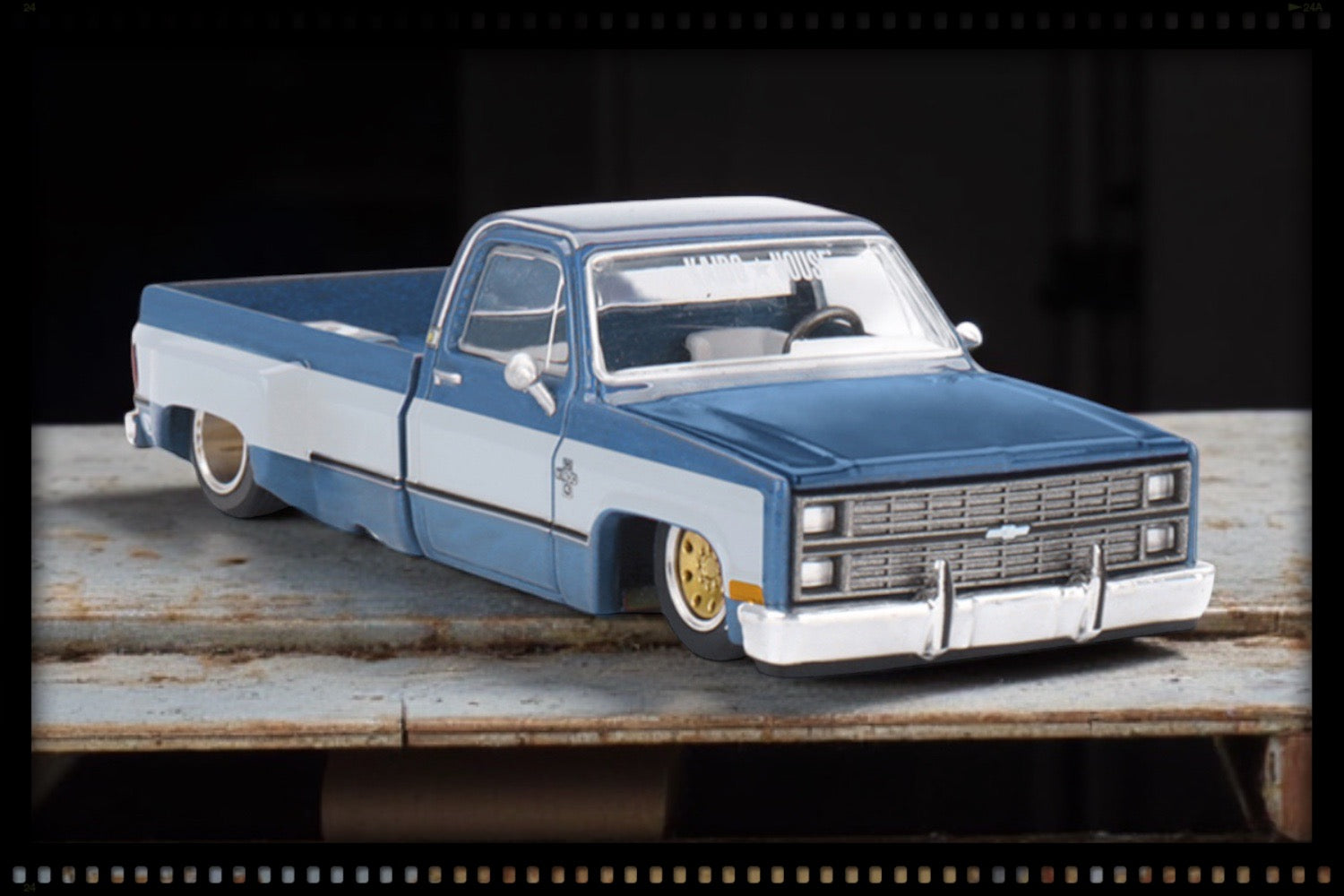 Voiture Miniature 1/64 CHEVROLET SILVERADO KAIDO WORKS V1 - MINI GT - Boîte Scellée - NEUVE