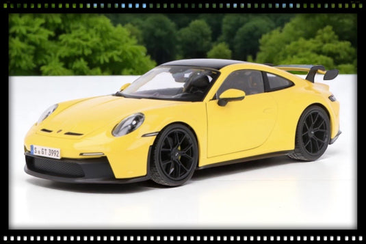 Porsche 911 GT3 2022 Jaune MAISTO 1:18