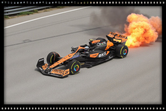 McLaren MCL38 #4 LANDO NORRIS VAINQUEUR DU GP DE HONGRIE DE F1 2024 (LHD) MINI GT 1:64