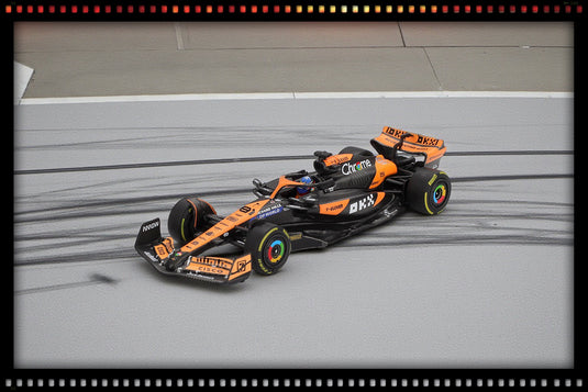 McLaren MCL38 #81 OSCAR PIASTRI GP DE HONGRIE F1 2024 (LHD) MINI GT 1:64