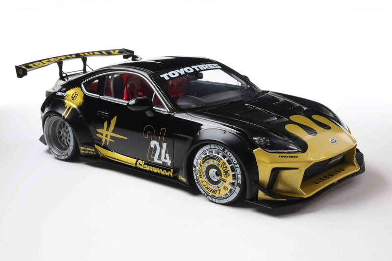 Laad de afbeelding in de Gallery-viewer, Toyota GR86 LIBERTY WALK CARROSSERIESET ZWART &amp; GOUD 2024 SOLIDO 1:18
