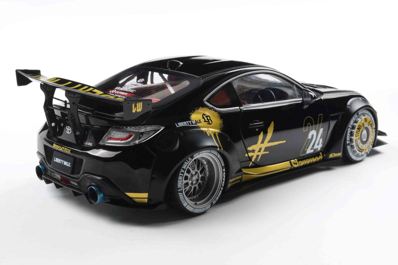 Laad de afbeelding in de Gallery-viewer, Toyota GR86 LIBERTY WALK CARROSSERIESET ZWART &amp; GOUD 2024 SOLIDO 1:18
