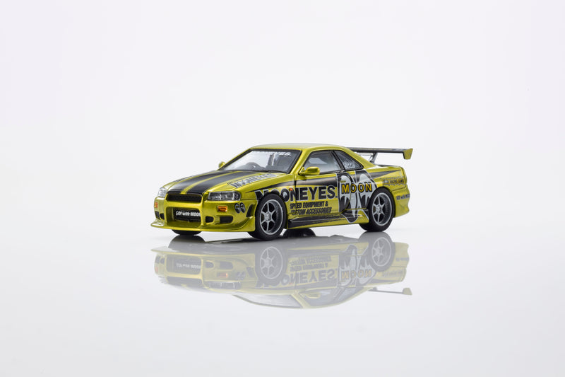 Load image into Gallery viewer, NISSAN SKYLINE GT-R (R34) MOONEYES 1 WITH LED 2026 + MOTN LED BASE SYSTEM BLACK 2025 KYOSHO 1:64
