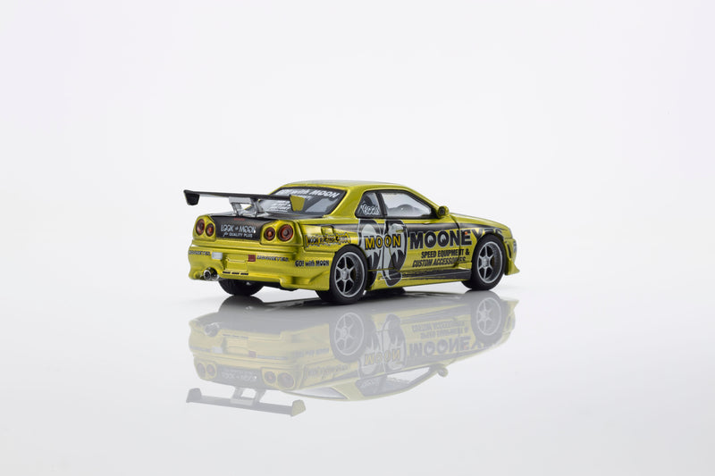 Load image into Gallery viewer, NISSAN SKYLINE GT-R (R34) MOONEYES 1 WITH LED 2026 + MOTN LED BASE SYSTEM BLACK 2025 KYOSHO 1:64
