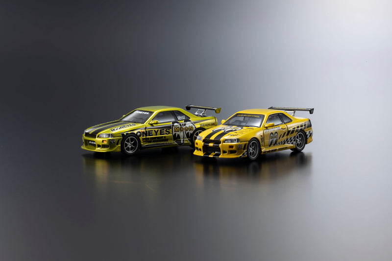 Load image into Gallery viewer, NISSAN SKYLINE GT-R (R34) MOONEYES 1 WITH LED 2026 + MOTN LED BASE SYSTEM BLACK 2025 KYOSHO 1:64
