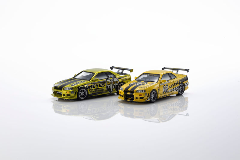 Load image into Gallery viewer, NISSAN SKYLINE GT-R (R34) MOONEYES 1 WITH LED 2026 + MOTN LED BASE SYSTEM BLACK 2025 KYOSHO 1:64
