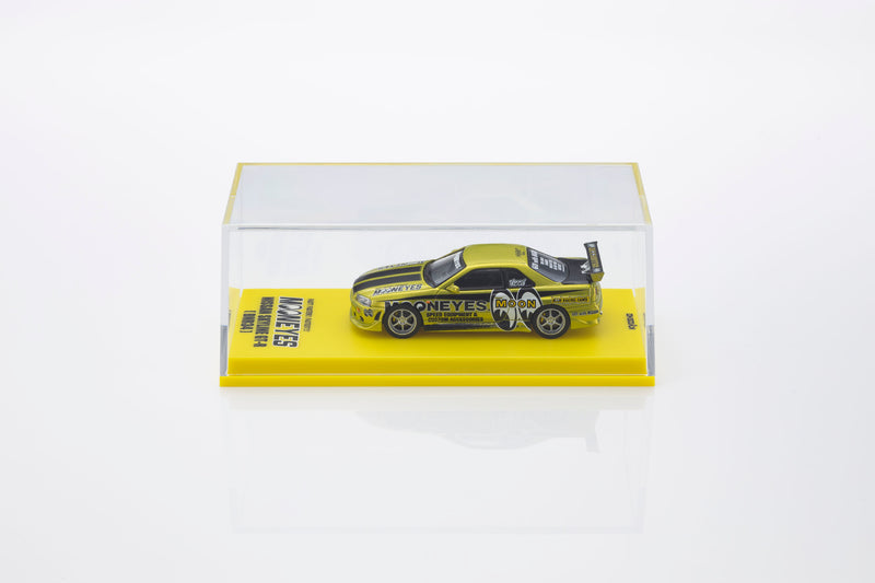 Load image into Gallery viewer, NISSAN SKYLINE GT-R (R34) MOONEYES 1 WITH LED 2026 + MOTN LED BASE SYSTEM BLACK 2025 KYOSHO 1:64
