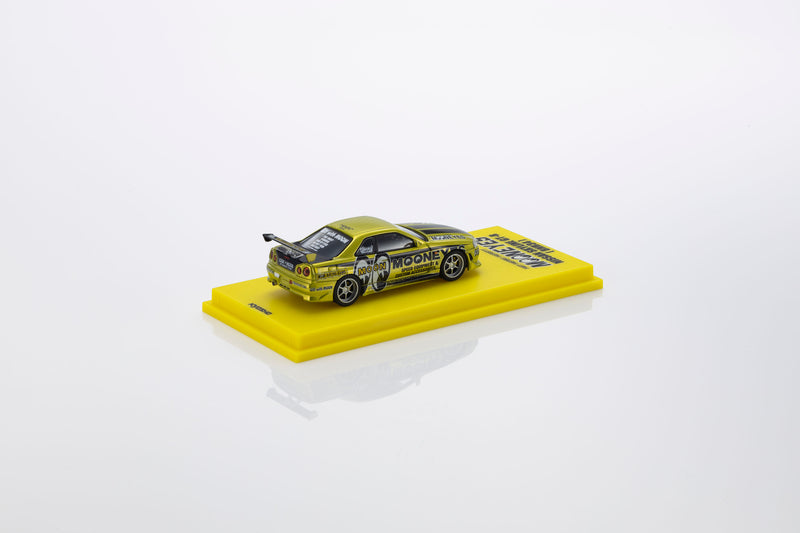 Load image into Gallery viewer, NISSAN SKYLINE GT-R (R34) MOONEYES 1 WITH LED 2026 + MOTN LED BASE SYSTEM BLACK 2025 KYOSHO 1:64
