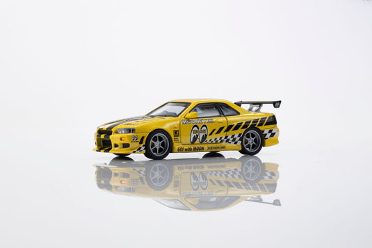 NISSAN SKYLINE GT-R (R34) MOONEYES 1 AVEC LED 2026 + SYSTÈME DE SOCLE LED MOTN NOIR 2025 KYOSHO 1:64