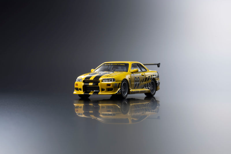 Chargez l'image dans la visionneuse de la galerie, NISSAN SKYLINE GT-R (R34) MOONEYES 1 AVEC LED 2026 + SYSTÈME DE SOCLE LED MOTN NOIR 2025 KYOSHO 1:64
