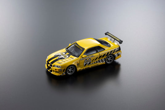 NISSAN SKYLINE GT-R (R34) MOONEYES 1 AVEC LED 2026 + SYSTÈME DE SOCLE LED MOTN NOIR 2025 KYOSHO 1:64