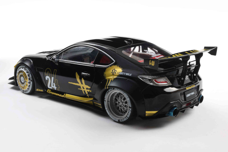 Laad de afbeelding in de Gallery-viewer, Toyota GR86 LIBERTY WALK CARROSSERIESET ZWART &amp; GOUD 2024 SOLIDO 1:18
