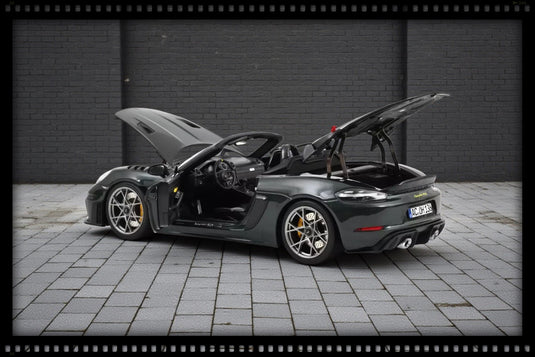 Porsche 718 SPYDER RS Weissach 2023 GREEN NOREV 1:18