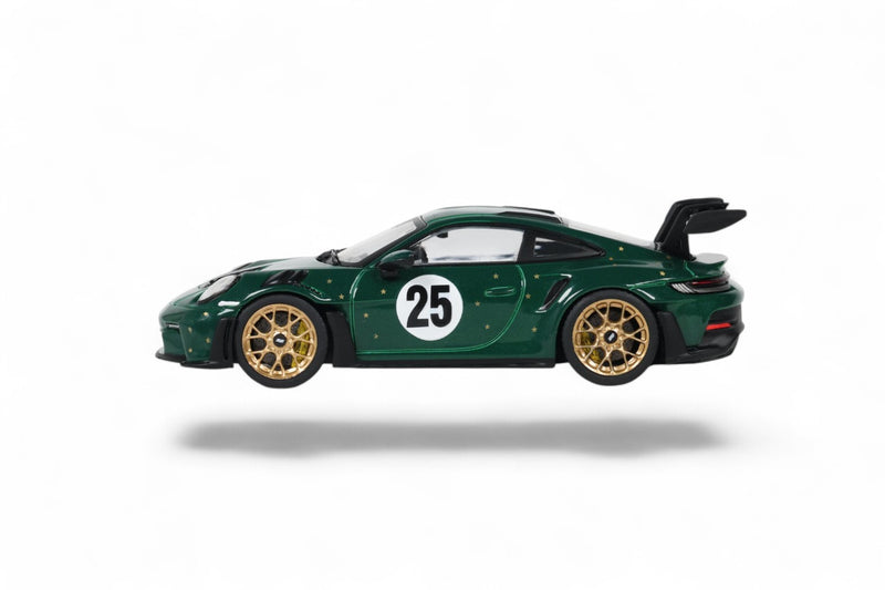 Chargez l'image dans la visionneuse de la galerie, PORSCHE 911 (992) GT3 RS ÉDITION DE NOËL #25 VERT 2026 SOLIDO 1:43
