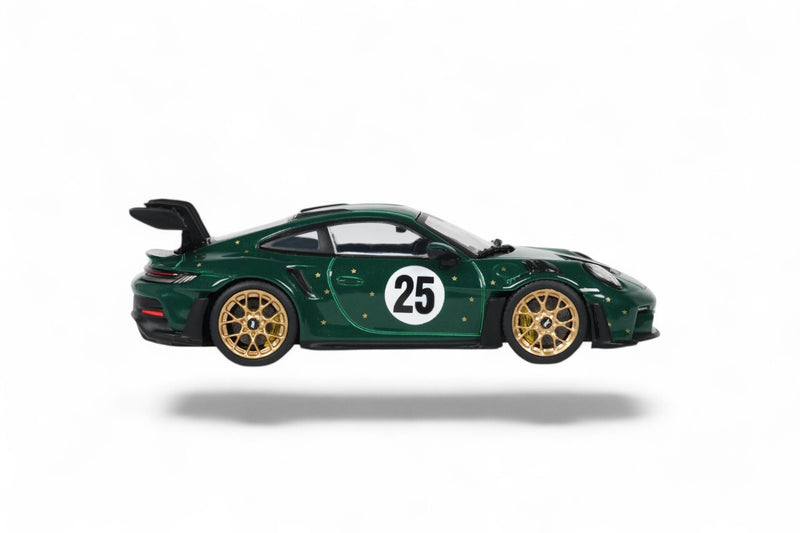Chargez l'image dans la visionneuse de la galerie, PORSCHE 911 (992) GT3 RS ÉDITION DE NOËL #25 VERT 2026 SOLIDO 1:43
