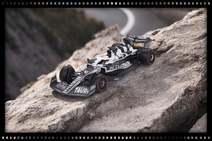 AlphaTauri AT03 #10 Pierre Gasly Abu Dhabi Grand Prix 2022 MINI GT 1:64