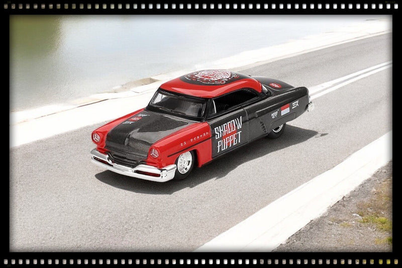Laad de afbeelding in de Gallery-viewer, Lincoln CAPRI HOT ROD SHADOW PUPPET 1954 (LHD) MINI GT 1:64
