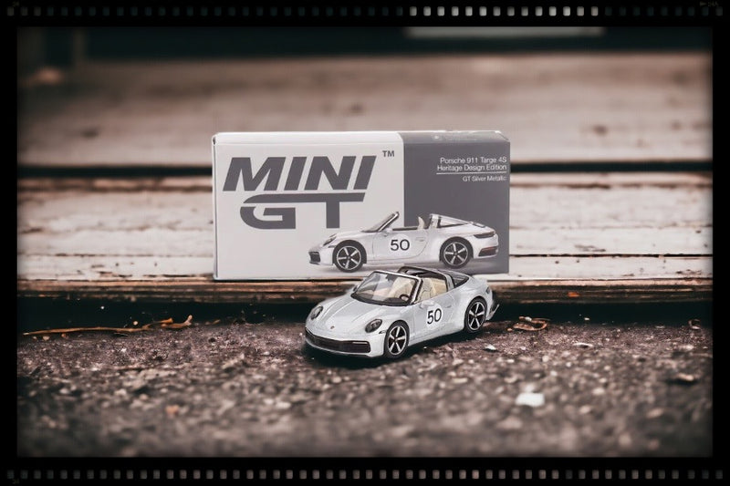 Chargez l&#39;image dans la visionneuse de la galerie, Porsche 911 Targa 4S heritage design edition GT (RHD) MINI GT 1:64
