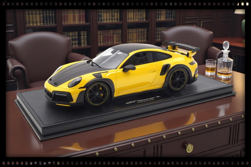 Laad de afbeelding in de Gallery-viewer, Porsche 911 (992) TECHART GTstreet R Geel - Limited Edition 59 van 87 stuks - TECHART 1:18
