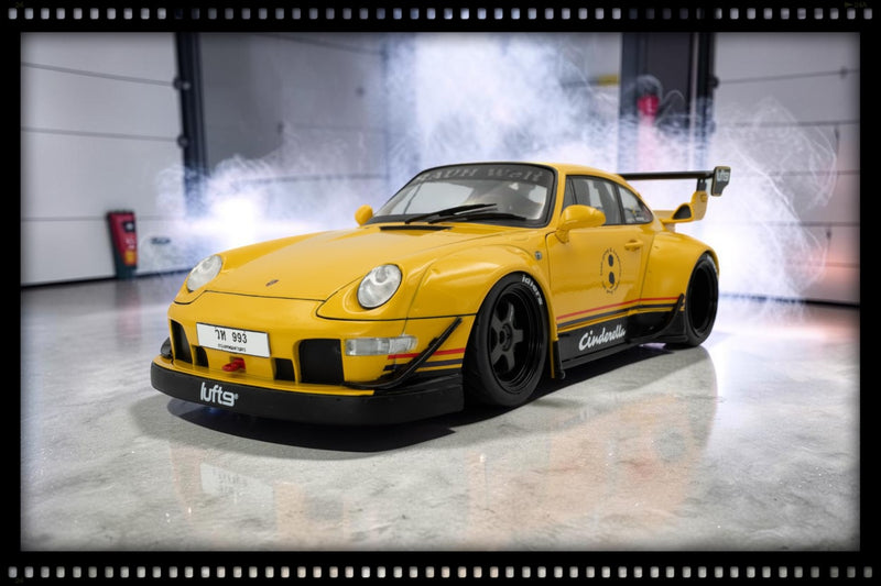 Laad de afbeelding in de Gallery-viewer, PORSCHE RWB BODYKIT CINDERELLA GEEL 2020 SOLIDO 1:18

