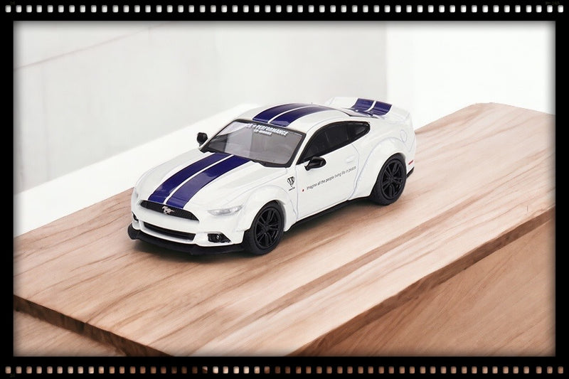 Chargez l&#39;image dans la visionneuse de la galerie, Ford Mustang GT LB Works (LHD) MINI GT 1:64
