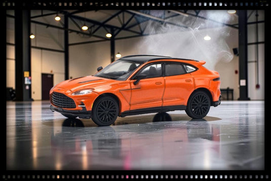 ASTON MARTIN DBX 707 ORANJE POP RACE 1:64