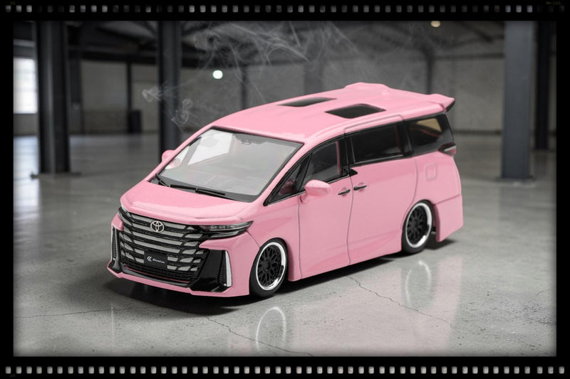 Chargez l'image dans la visionneuse de la galerie, TOYOTA VELLFIRE 40 KUHL ROSE 2025 MINI GT 1:64
