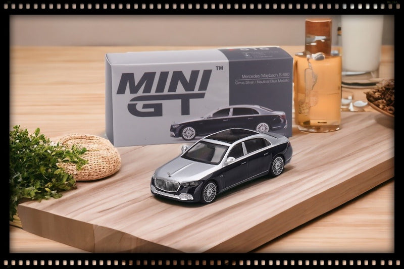 Laad de afbeelding in de Gallery-viewer, Mercedes-Maybach S680 (RHD) MINI GT 1:64
