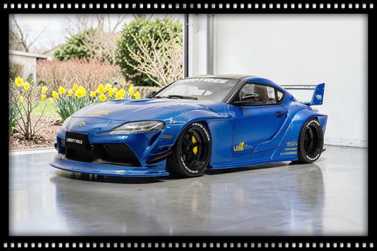 TOYOTA GR SUPRA LIBERTY WALK KIT CARROSSERIE BLEU MÉTALLISÉ 2025 SOLIDO 1:18