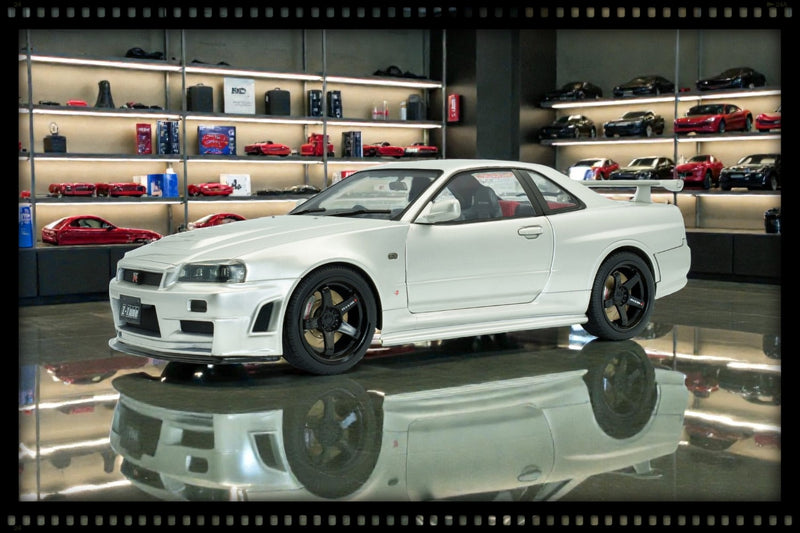 Laad de afbeelding in de Gallery-viewer, NISSAN SKYLINE (R34) GT-R Z TUNE ZILVER 1999 SOLIDO 1:18
