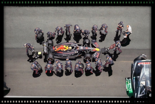 Ensemble d'équipage au stand du Grand Prix d'Abu Dhabi 2022 Oracle Red Bull Racing RB18