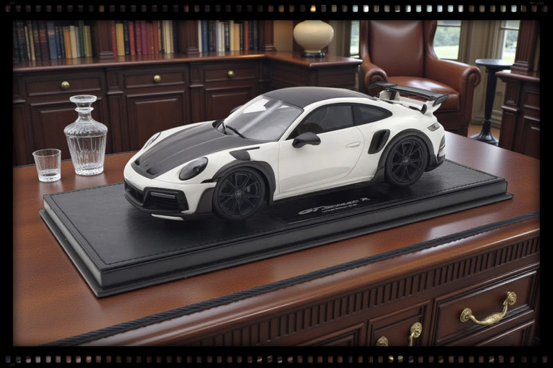 Chargez l'image dans la visionneuse de la galerie, Porsche 911 (992) TECHART GTstreet R Blanc - Édition limitée 64/87 exemplaires - TECHART 1:18
