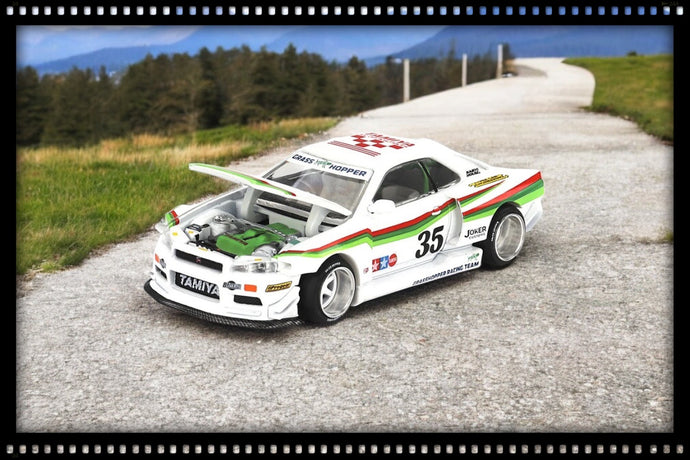 Nissan SKYLINE GT-R (R34) X TAMIYA 