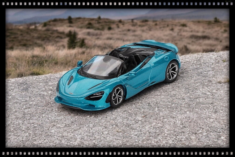 Load image into Gallery viewer, McLaren 750S SPIDER BELIZE BLUE 2024 (LHD) MINI GT 1:64
