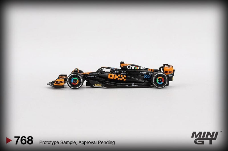 Laad de afbeelding in de Gallery-viewer, McLaren MCL60 #81 OSCAR PIASTRI JAPANSE GP 3E PLAATS 2023 (LHD) MINI GT 1:64
