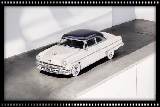 Lincoln CAPRI 1954 (LHD) MINI GT 1:64