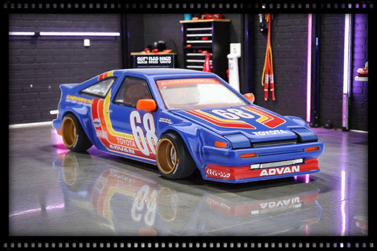 Toyota AE86 SPRINTER TRUENO KAIDO RACING V1 1983 MINI GT 1:64