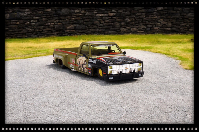 Chevrolet SILVERADO SUMATRAN RHINO 1980 MINI GT 1:64
