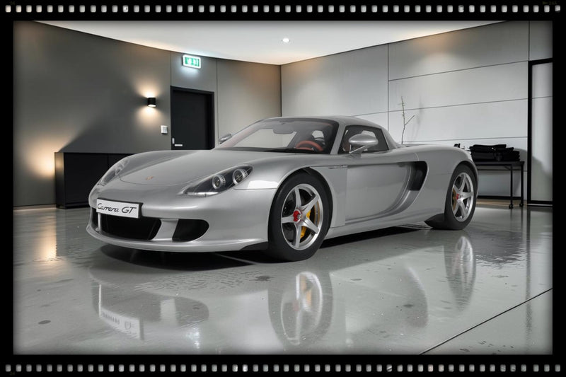 Laad de afbeelding in de Gallery-viewer, PORSCHE CARRERA GT ZILVER 2003 GT SPIRIT 1:8
