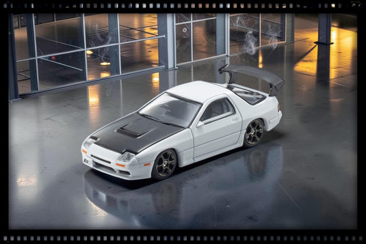MAZDA SAVANNA RX-7 (FC) INITIAL D WITH LED 1995 + MOTN LED BASE SYSTEM BLACK 2025 KYOSHO 1:64