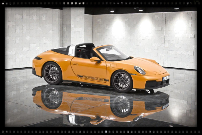 Chargez l'image dans la visionneuse de la galerie, PORSCHE 911 TARGA 4 GTS 2025 JAUNE NOREV 1:18
