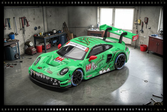 PORSCHE 911 (992) GT3 R #77 AO RACING VAINQUEUR DE CLASSE DES 12 HEURES DE SEBRING 2025 (LHD) MINI GT 1:64