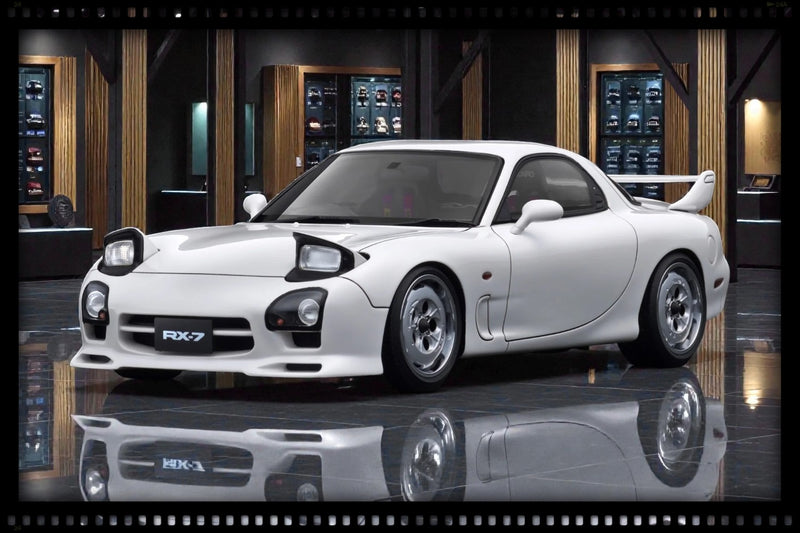 Chargez l'image dans la visionneuse de la galerie, MAZDA RX-7 (FD3S) BLANC IGNITION MODEL 1:18
