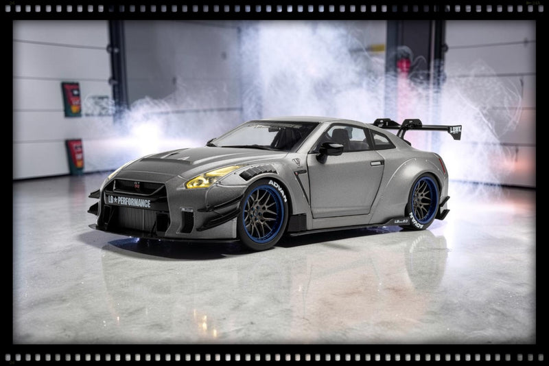 Chargez l'image dans la visionneuse de la galerie, NISSAN GT-R (R35) W/ LIBERTY WALK BODY KIT 2.0 ARGENTÉ 2023 SOLIDO 1:18
