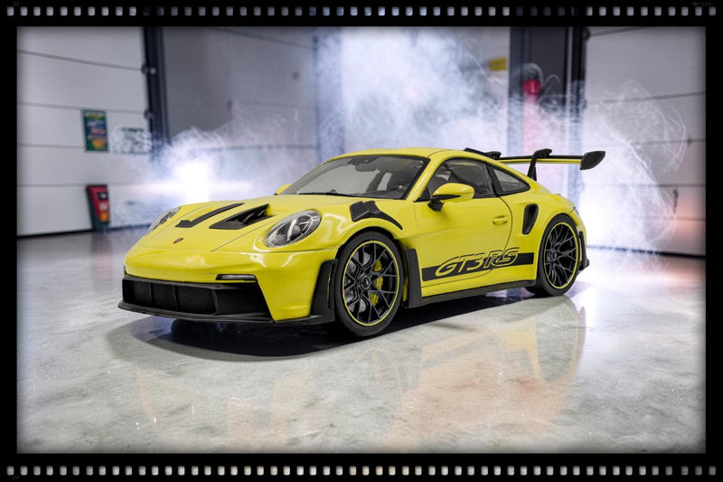 Laad de afbeelding in de Gallery-viewer, PORSCHE 911 GT3 RS SOLIDO WORKS NEON LIMOEN 2024 SOLIDO 1:18
