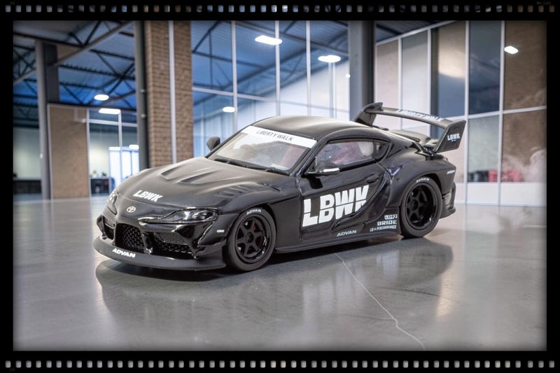 Chargez l'image dans la visionneuse de la galerie, TOYOTA SUPRA (A90) LB -WORKS BLACK 2025 TARMAC WORKS 1:64

