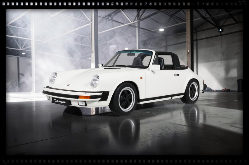 Chargez l'image dans la visionneuse de la galerie, PORSCHE 911 3.2 TARGA BLANC GRAND PRIX 1984 GT SPIRIT 1:8
