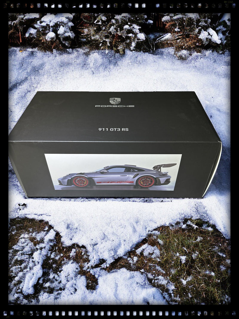 Load image into Gallery viewer, Porsche 911 GT3 RS (992) - LIMITED EDITION 911 pieces - PORSCHE DEALERMODEL 1:18
